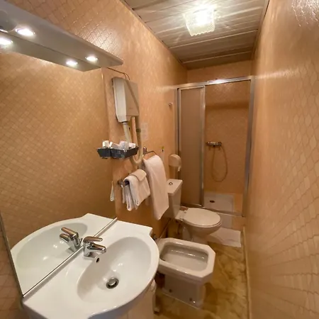Le Grand Connetable Hotel *